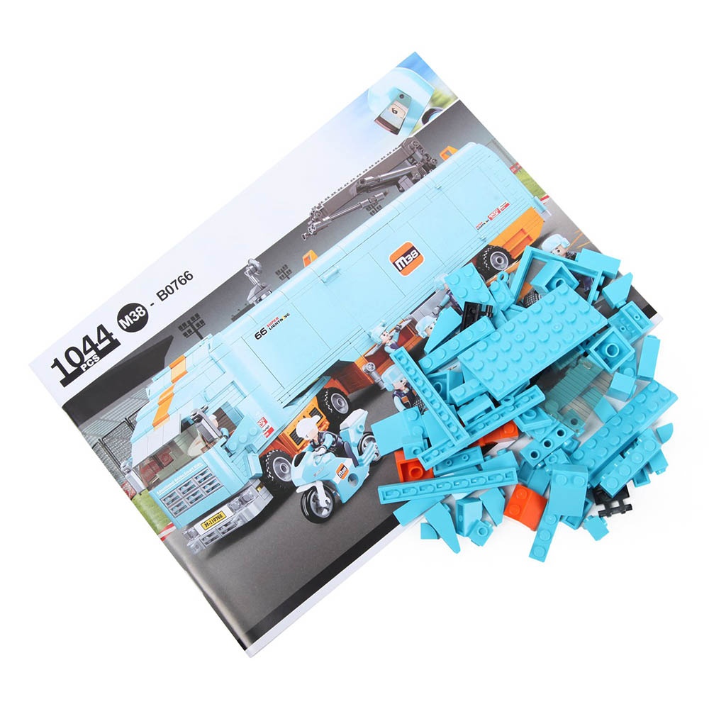 Sluban Building Set: Racing Team - F1 Mobile Racing Team Truck and Team - 1044pcs