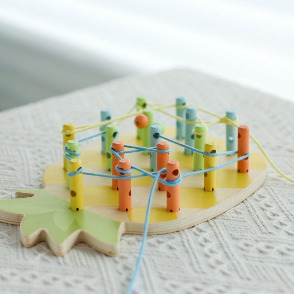 Classic World - Pineapple Linking Game With Activity Cards