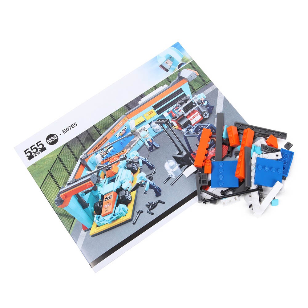 Sluban Building Set: Racing Team - F1 Race Team - Grand Prix Garage Set - 555pcs